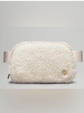 lululemon athletica Cream Shearing Everywhere Belt Bag